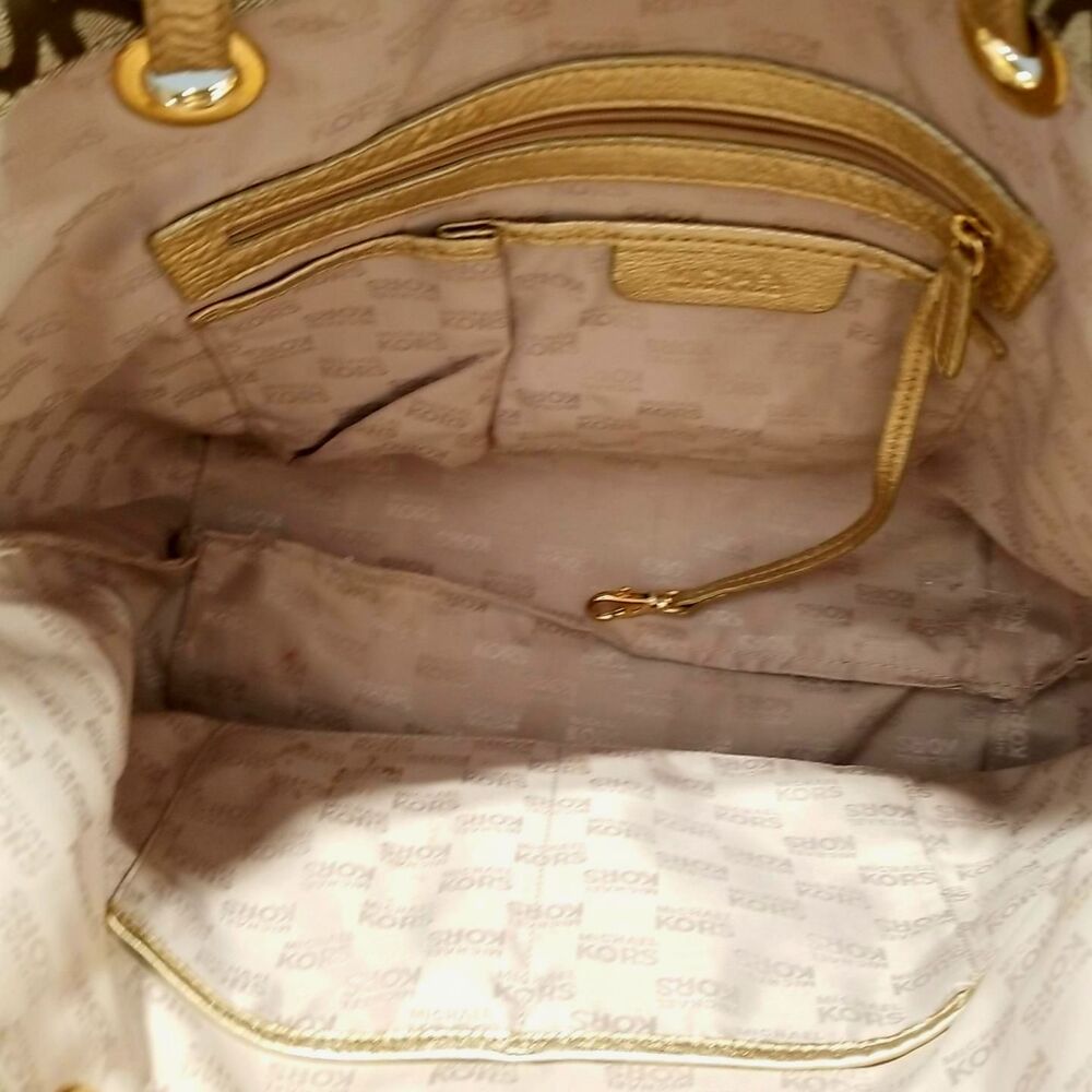 Michael Kors Jet Set Signature Monogram Tote - Picture 3 of 5